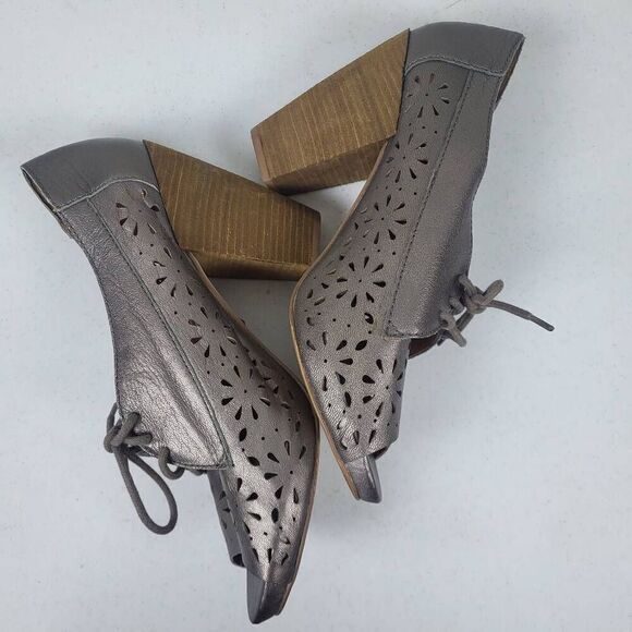 Lucky Brand Womens Peony Stacked Heels Metallic Pewter Size 10 Leather Peep Toe - Picture 4 of 8